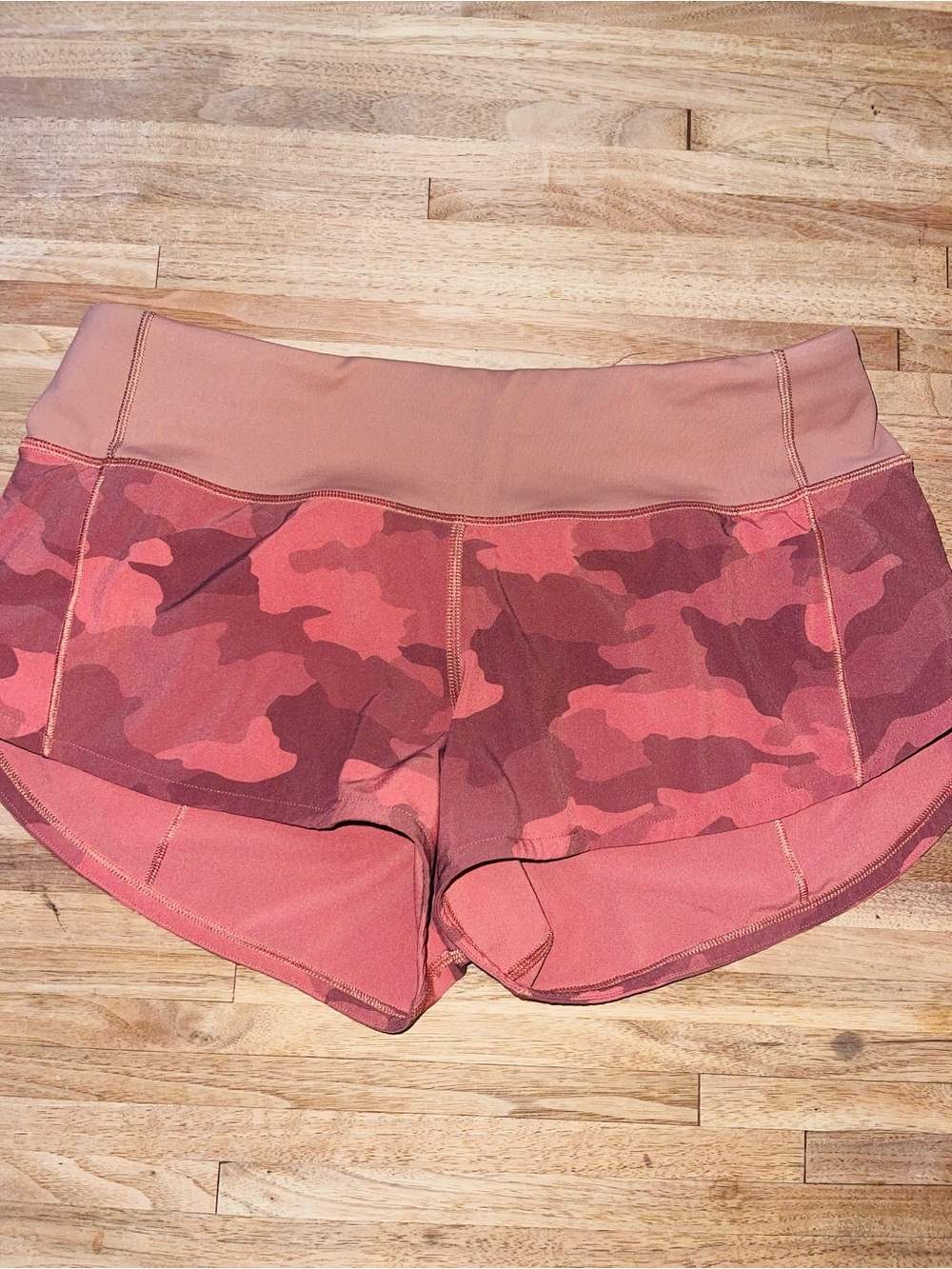 Lululemon Speed Up 2.5” Shorts Pink Camo Low Rise Run Athletic Size 4